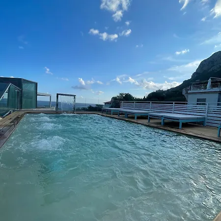 Punta Campanella & Hotel 4*