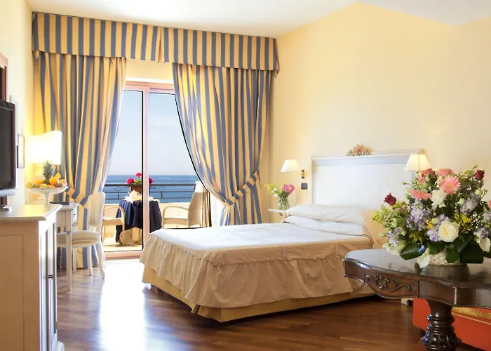 Punta Campanella Resort&spa 4*