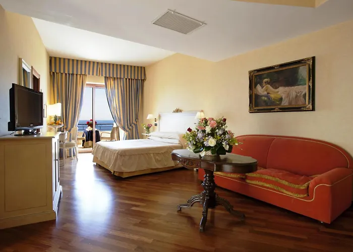 Punta Campanella & 4* Massa Lubrense