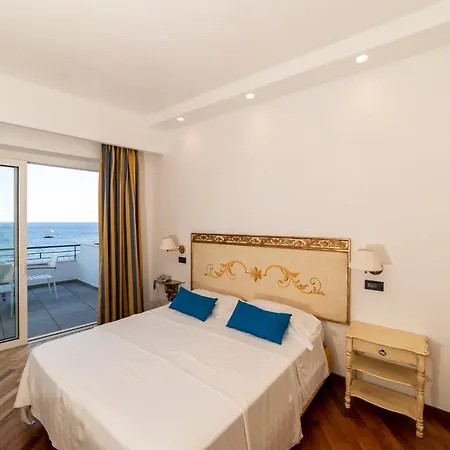 Hotel Punta Campanella &