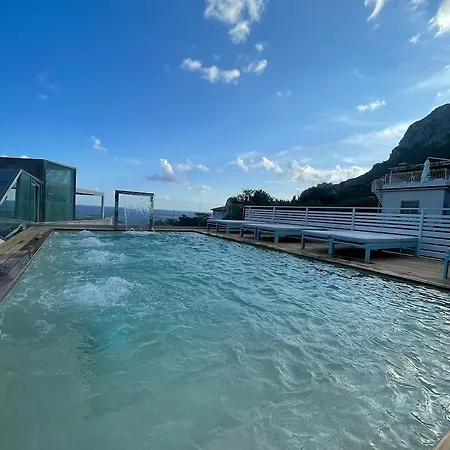 Punta Campanella & Hotel 4*
