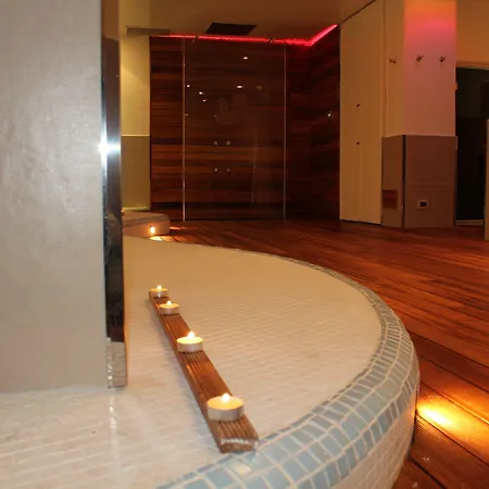 فندق Punta Campanella & ماسّا لوبْرينسِ