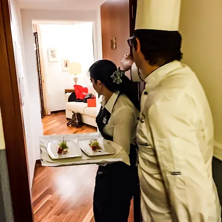 فندق Punta Campanella & ماسّا لوبْرينسِ