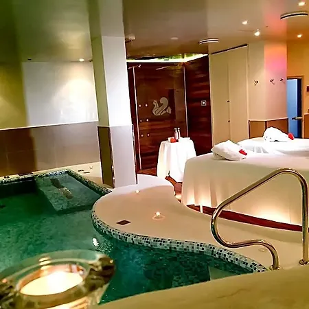 Otel Punta Campanella & 4*