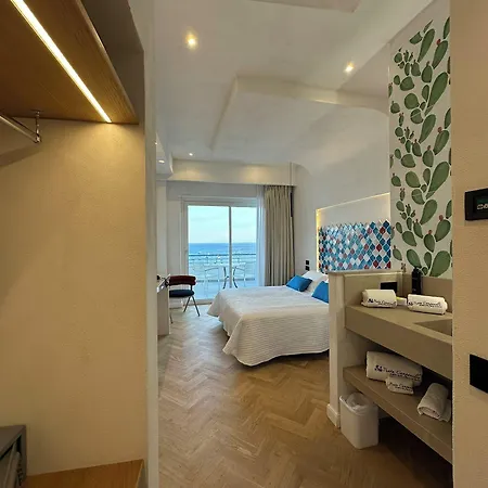 فندق Punta Campanella & ماسّا لوبْرينسِ