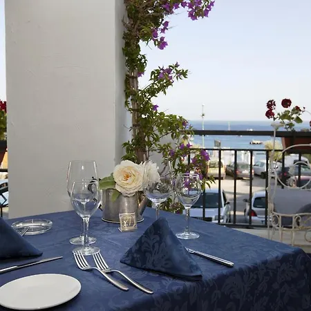 Punta Campanella &