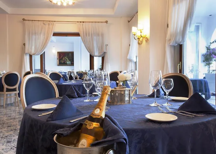 Hotell Punta Campanella & 4*